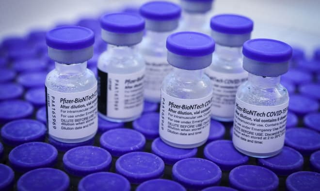 Brasil recebe mais um lote de vacinas da Pfizer contra covid-19