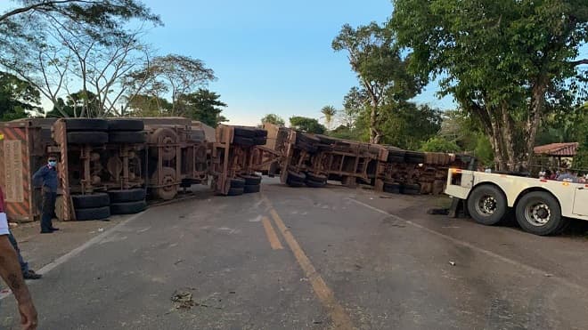Acidente interdita por mais de 7 horas trecho da BR-135 no MA