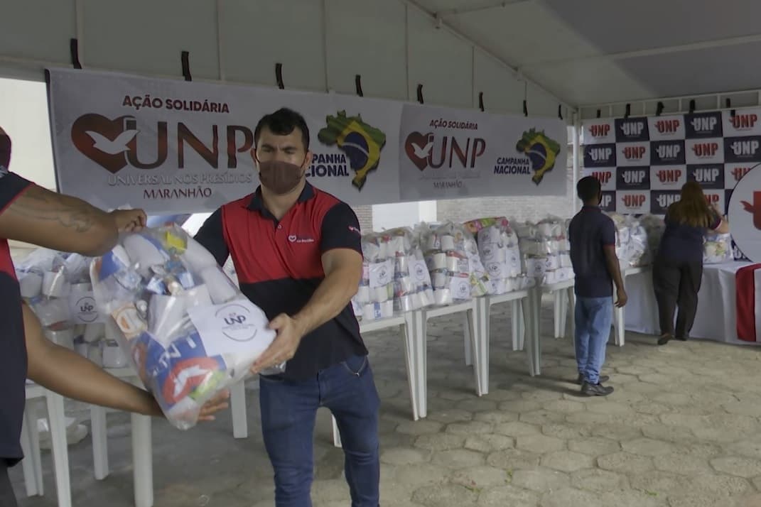 Universal entrega produtos de higiene a detentos no MA