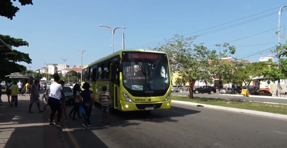 Deputado pede vacinação imediata para motoristas e cobradores