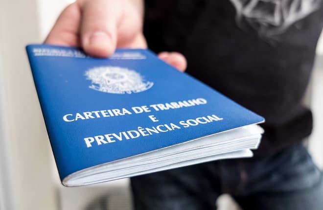 Mutirão do emprego espera mais de 10 mil em busca de vagas