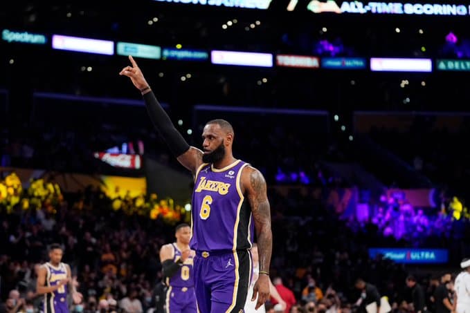 Na NBA, LeBron James destrói em virada contra o Jazz, AD saiu lesionado