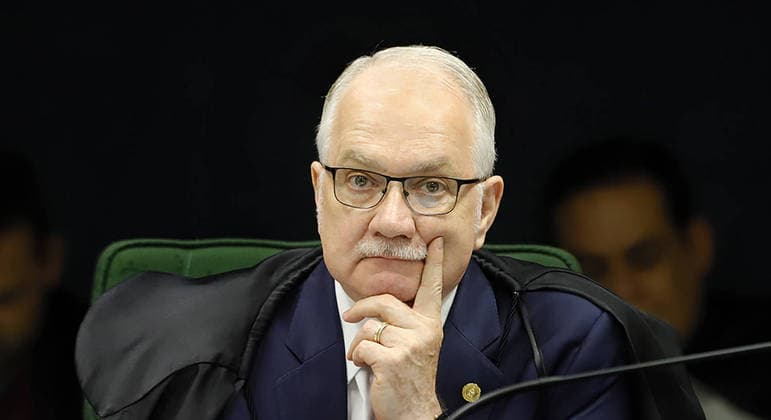 'Ninguém e nada vai interferir na Justiça Eleitoral', afirma Fachin
