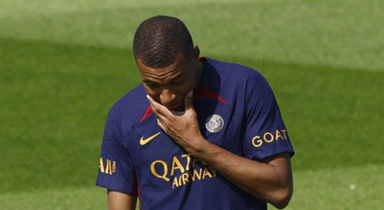 De saída? PSG retira imagem de Mbappé no site oficial do clube