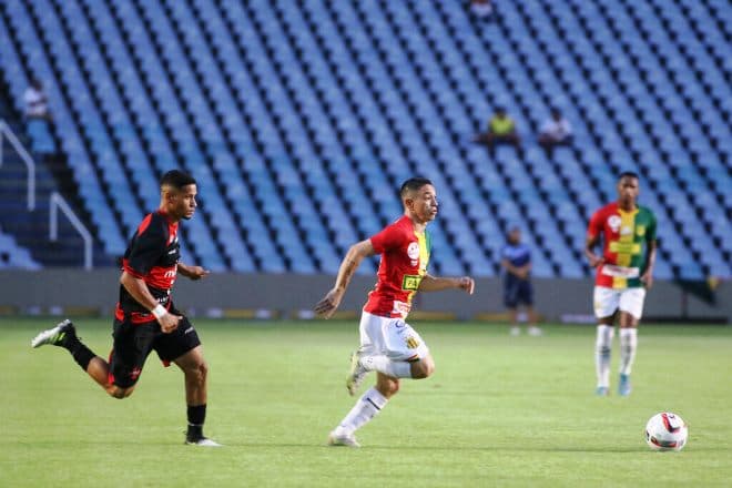 Moto Club vence, elimina o Sampaio e avança no 2º turno do Estadual