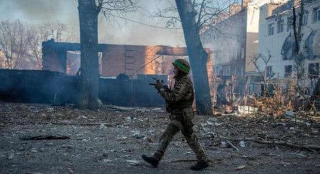 Rússia acusa Ucrânia de ter usado mísseis britânicos contra 'alvos civis'