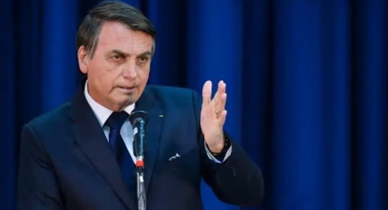 Com infecção bacteriana, Bolsonaro será transferido para Brasília, diz Eduardo