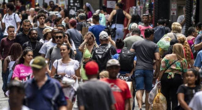 População brasileira cresce na metade do ritmo dos anos 2000, mostra Censo