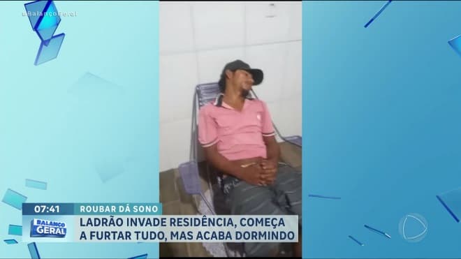 Ladrão invade casa, começa a roubar tudo, mas cai no sono