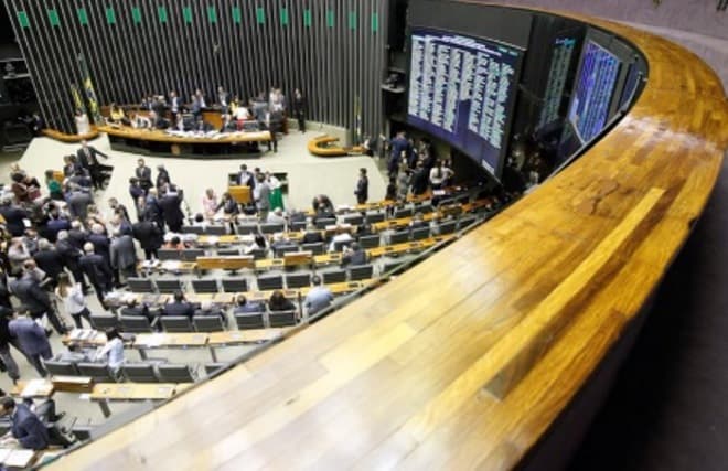 Números melhoram, mas falta representação: um raio-x das mulheres no Congresso