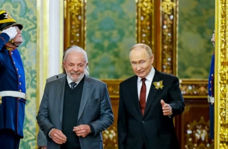 Lula leva pedido de cessar-fogo de 30 dias de Zelensky a Putin e se oferece para mediar