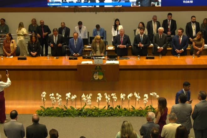Sessão solene é realizada em comemoração aos 191 anos da Assembleia Legislativa