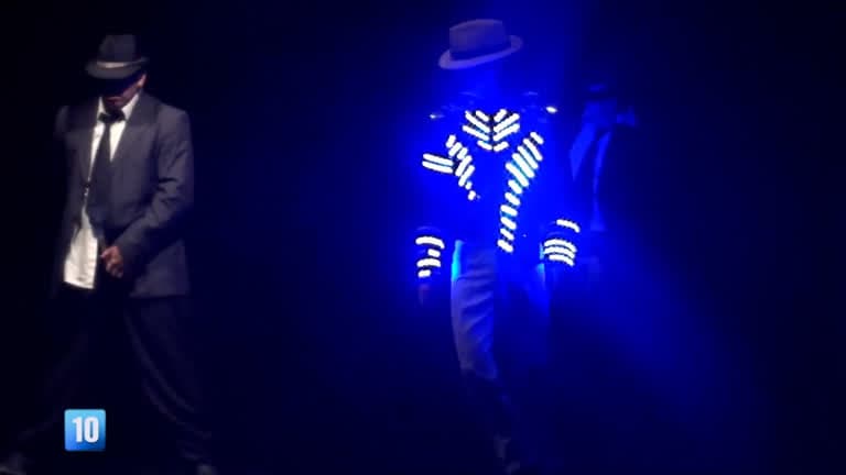 Domingo Show revela o homem que ficou idêntico a Michael Jackson