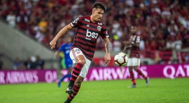 Zagueiro do Fla chama companheiro de 'macaco' e se desculpa