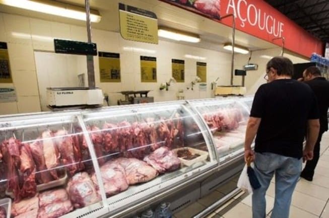 Carne puxa inflação, que tem maior alta para novembro desde 2015