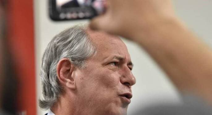 'É um encantador de serpentes', diz Ciro sobre Lula