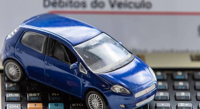 Desconto de 3% para quitar IPVA à vista vale a pena, diz especialista