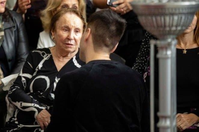 "Meu filho era isso mesmo: alegria", diz mãe do Gugu em velório