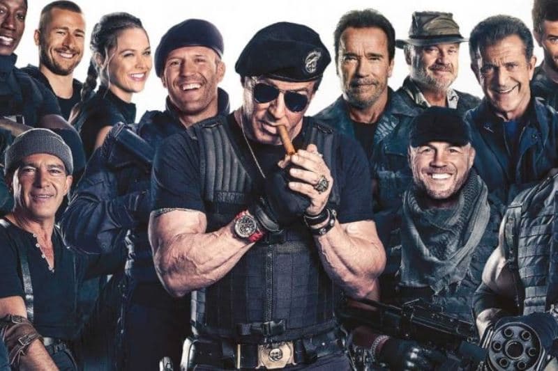 pessoas reunidas em poster