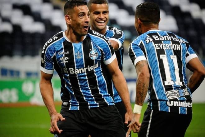 Diego Souza se torna 10º maior artilheiro de todos Brasileiros