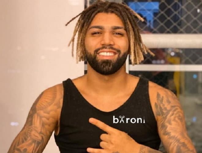Jogadora Gabigol muda visual e aparece de dread