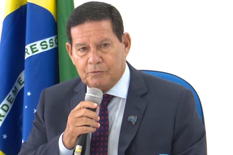 Mourão defende 'nova CPMF', mas repassa decisão ao Congresso