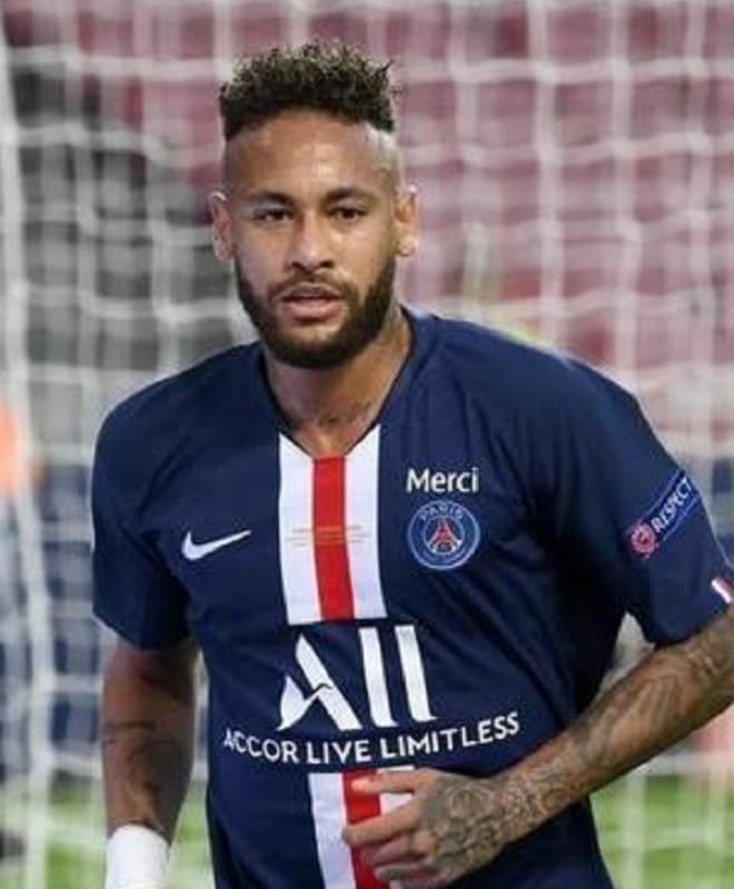 Neymar confirma que fica no PSG e inverte situação com Messi