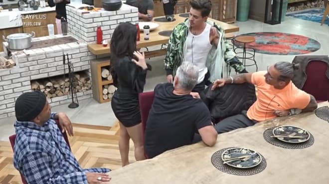 Fogo no feno! Raissa Barbosa discute e joga água em Biel