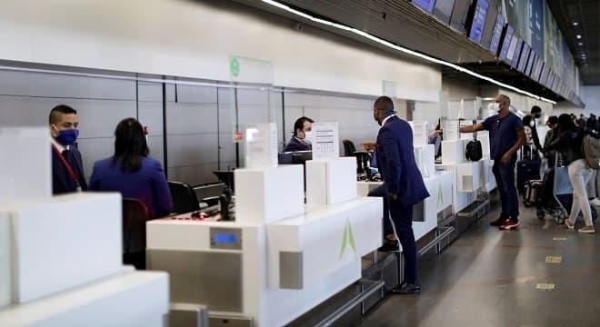 Governo prorroga restrição de entrada de estrangeiros por 30 dias