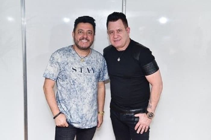 Bruno e Marrone se estranham durante live: 'Para de falar de você'