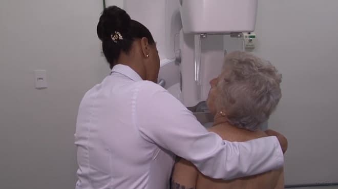 Outubro Rosa conscientiza mulheres sobre o câncer de mama