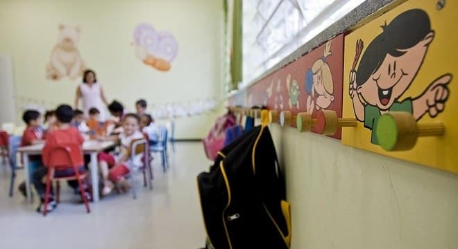 Criança será indenizada em R$ 5 mil após beliscões de professora