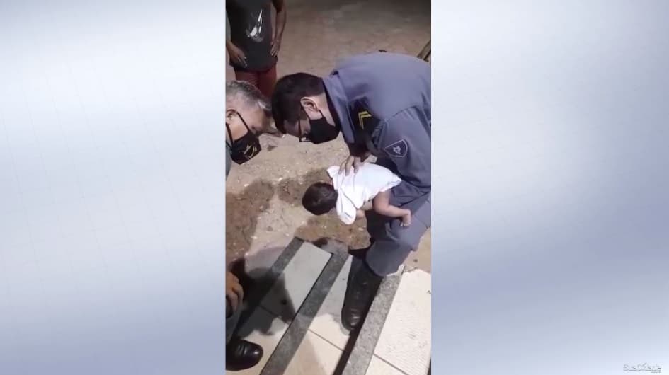 Policiais militares salvam criança engasgada em Timon