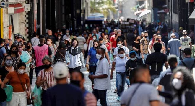 OMS vê melhora em números da covid-19 no Brasil, mas faz alerta