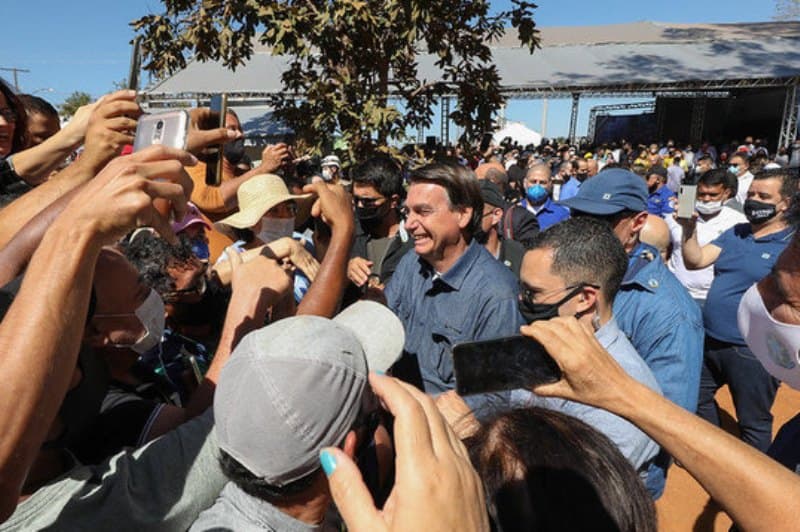 Pretendemos prorrogar auxílio até final do ano, diz Bolsonaro
