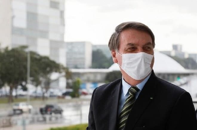 Bolsonaro diz que 'só prestigia manifestações' e alfineta Moro