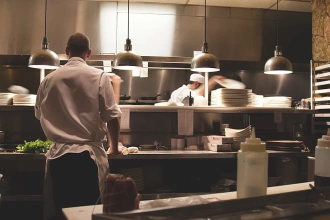 Veja as regras que bares e restaurantes devem seguir para reabrir no MA