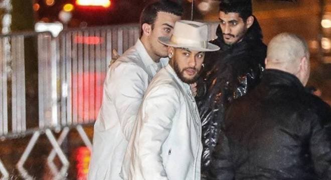 Festa de Neymar reúne jogadores e personalidades na França