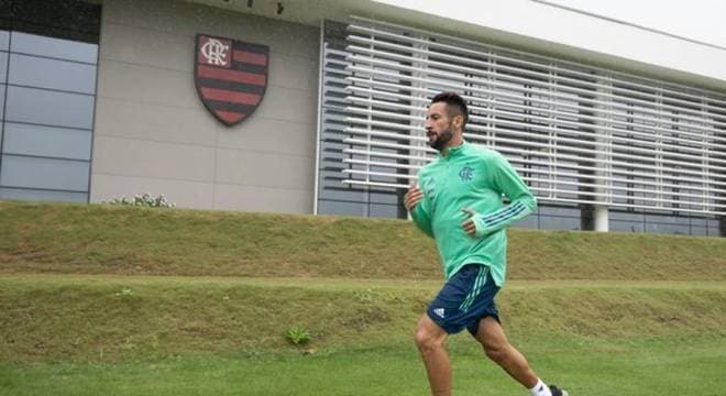 Nada de descanso! Isla faz sua primeira atividade no Flamengo