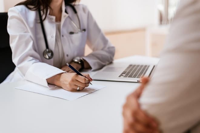 Pandemia: sancionada a lei que suspende prazo de receita médica