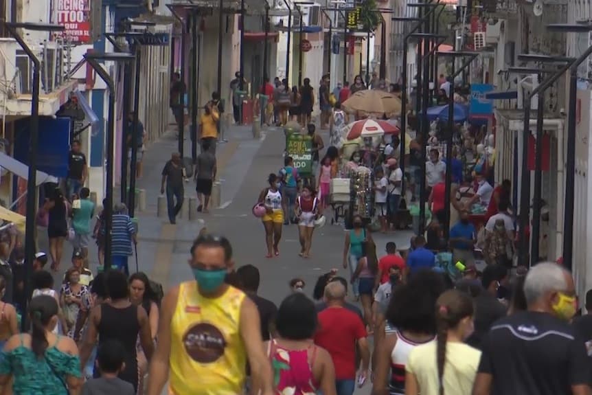 Lojas da Rua Grande abrem as portas no feriado prolongado