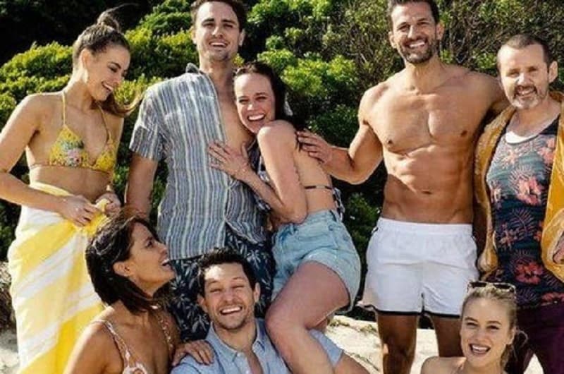 Novela australiana retoma gravações sem beijos e abraços