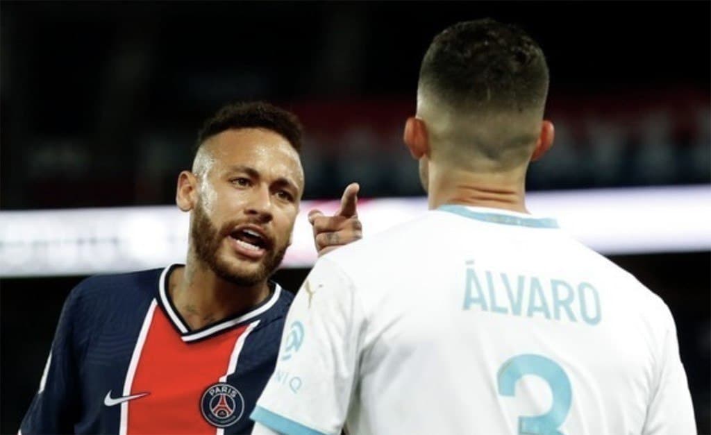 Leitura labial denuncia ofensa homofóbica de Neymar