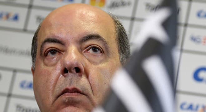 Botafogo e Fluminense rejeitam retorno do futebol