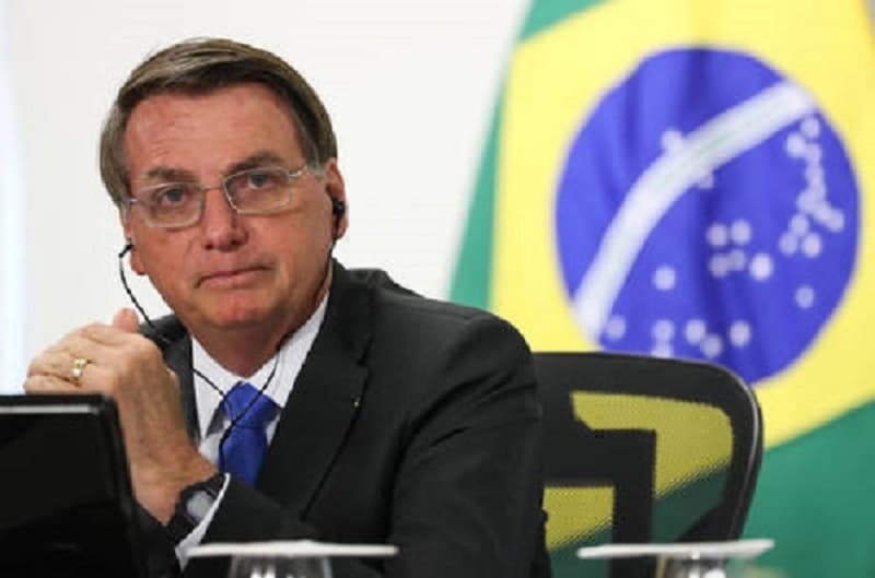 Bolsonaro sanciona lei que restringe circulação na pandemia com vetos