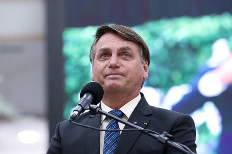 Bolsonaro anuncia redução de imposto de videogames
