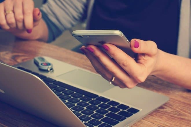 smartphone e computador