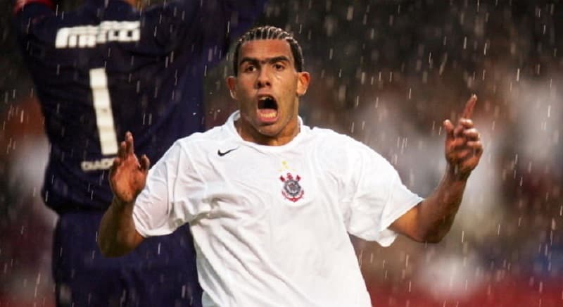 Corinthians procurou Tevez para trazê-lo de volta, diz TV argentina