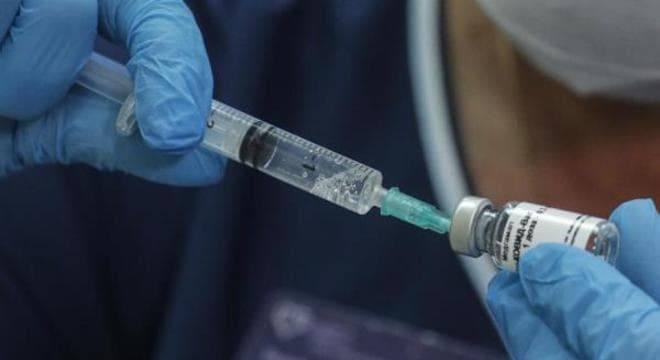 Covid-19: China e Índia podem começar a produzir vacina Sputnik V