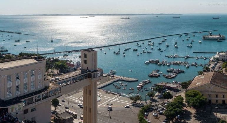 Preocupação com variante faz Salvador cancelar festa de Réveillon